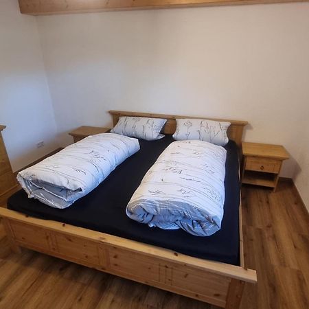 Ruhige Ferienwohnung Inklusive Garten Souterrain - Neu Renoviert Lachen Dış mekan fotoğraf