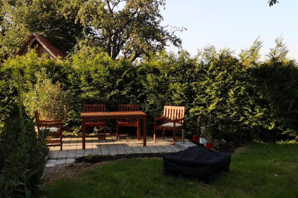 Ruhige Ferienwohnung Inklusive Garten Souterrain - Neu Renoviert Lachen Dış mekan fotoğraf