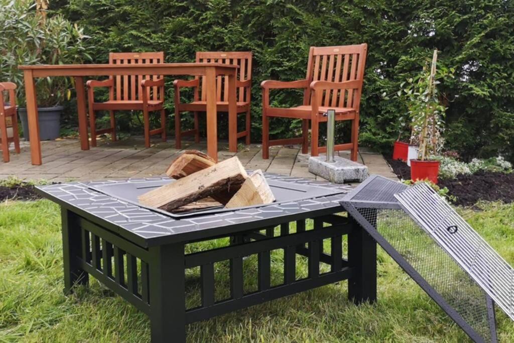 Ruhige Ferienwohnung Inklusive Garten Souterrain - Neu Renoviert Lachen Dış mekan fotoğraf