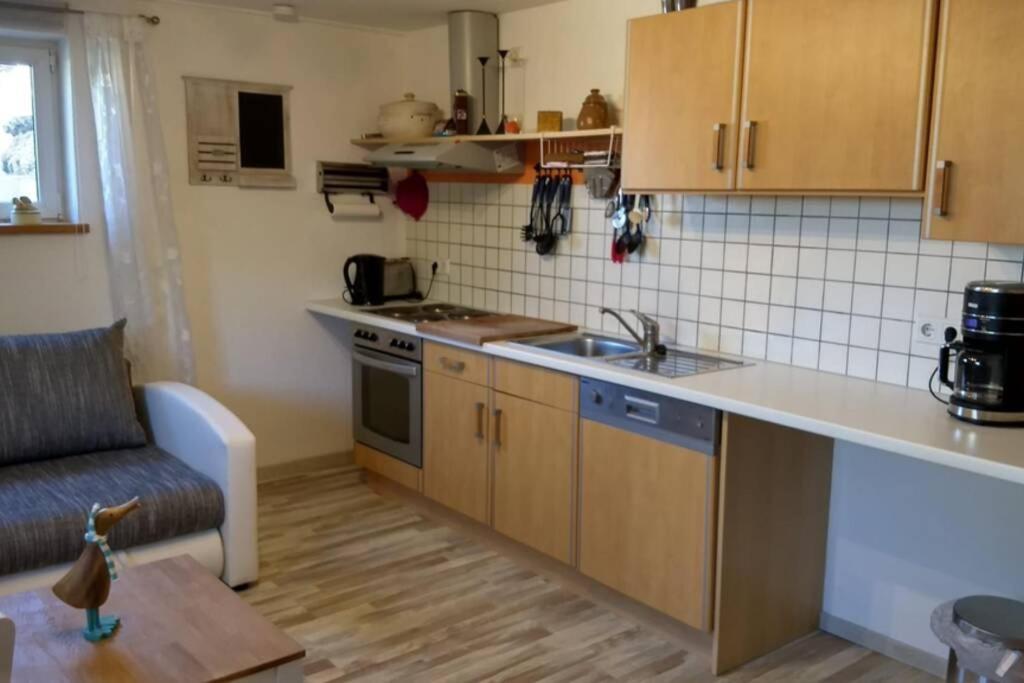 Ruhige Ferienwohnung Inklusive Garten Souterrain - Neu Renoviert Lachen Dış mekan fotoğraf