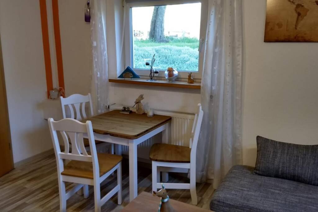 Ruhige Ferienwohnung Inklusive Garten Souterrain - Neu Renoviert Lachen Dış mekan fotoğraf