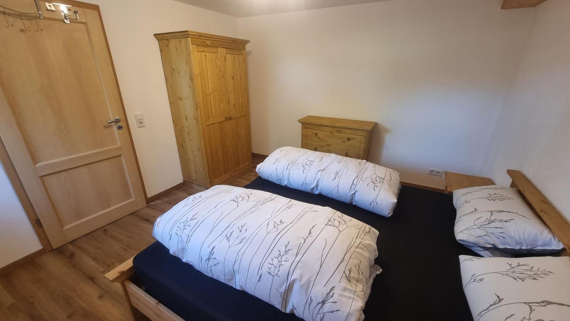 Ruhige Ferienwohnung Inklusive Garten Souterrain - Neu Renoviert Lachen Dış mekan fotoğraf