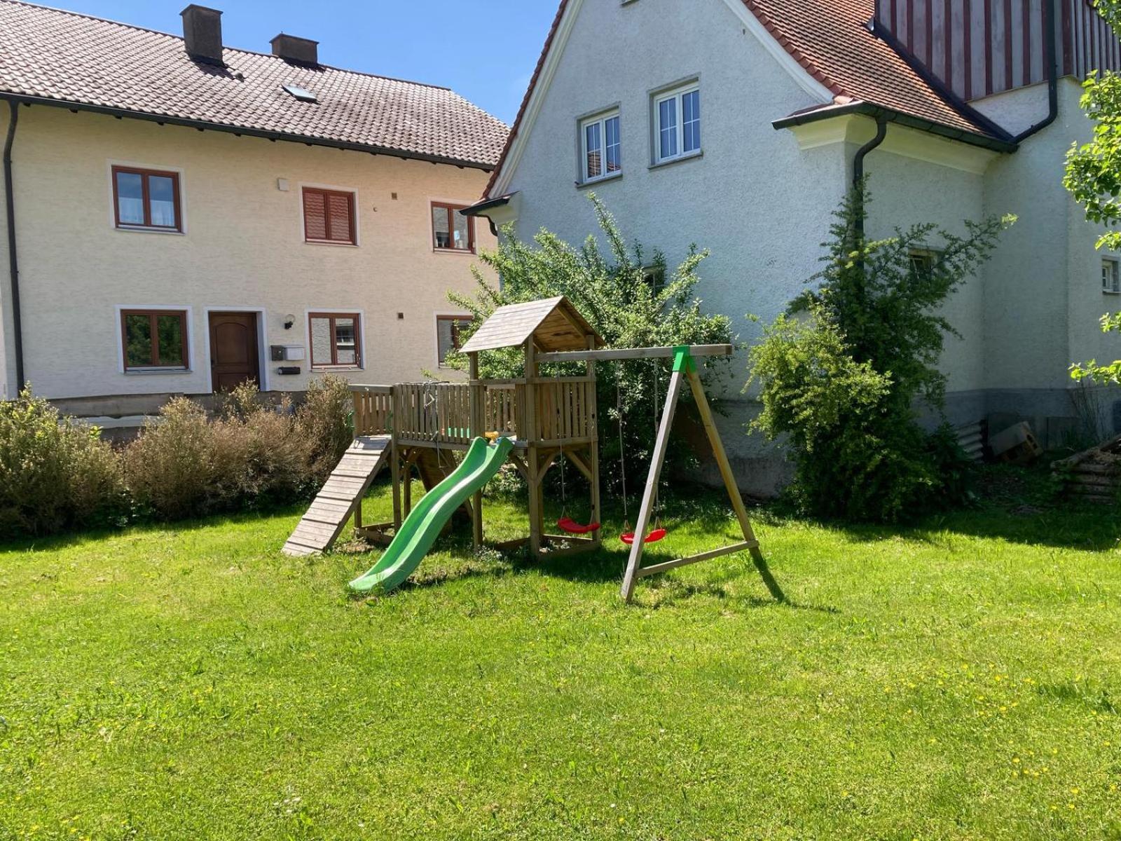 Ruhige Ferienwohnung Inklusive Garten Souterrain - Neu Renoviert Lachen Dış mekan fotoğraf