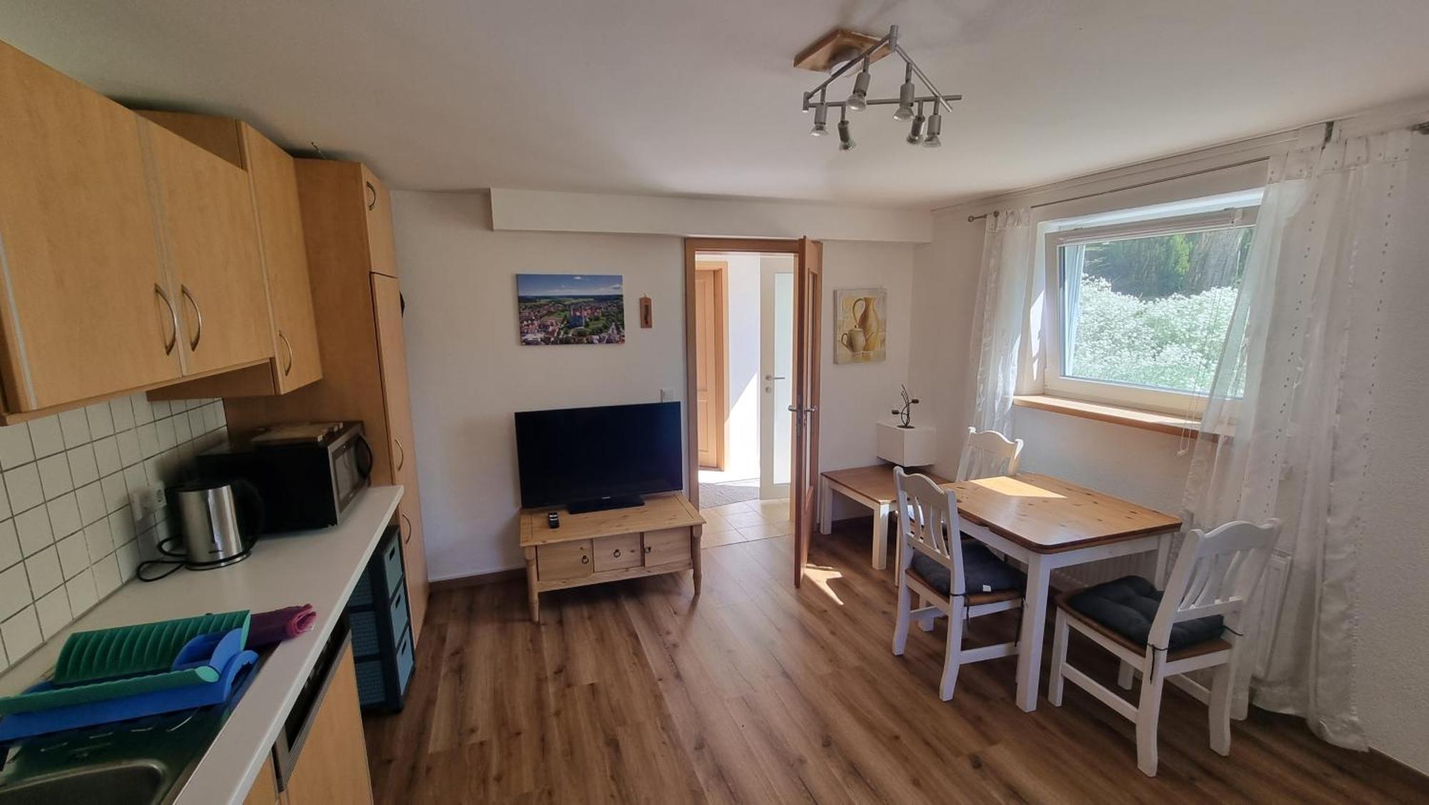 Ruhige Ferienwohnung Inklusive Garten Souterrain - Neu Renoviert Lachen Dış mekan fotoğraf